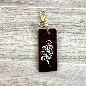 Handmade vegetable tanned leather keychain.